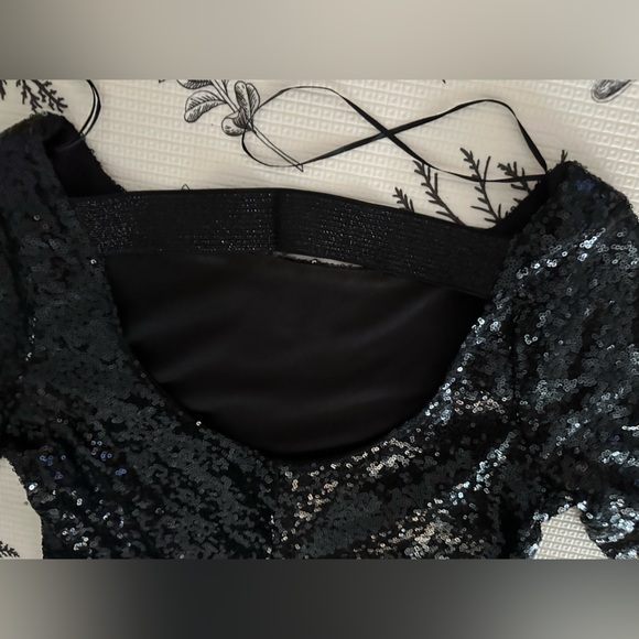 Black sequin dress, Smart Set, size small - Picture 2 of 4